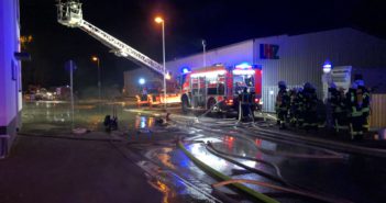 F 2: Großbrand LHZ Baumarkt, Limburg