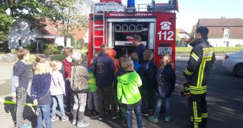 Löschangriff der Kinderfeuerwehr Offheim